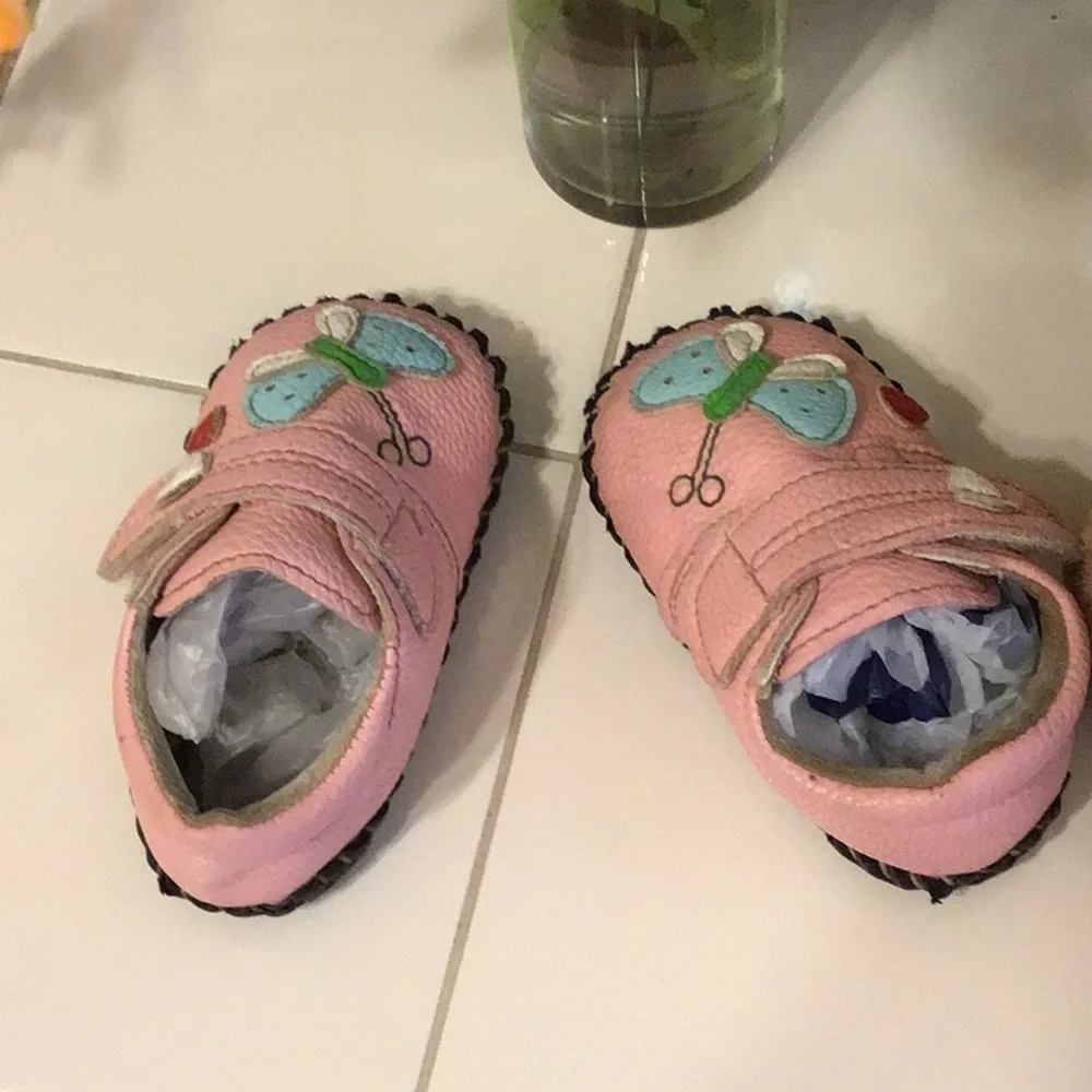 Infants Faux Leather Crib Moccasins (#3)